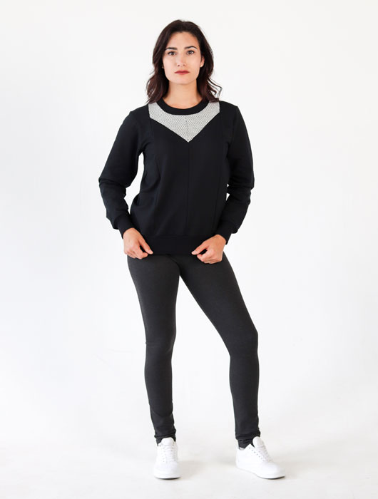Chandail noir et crème et legging gris