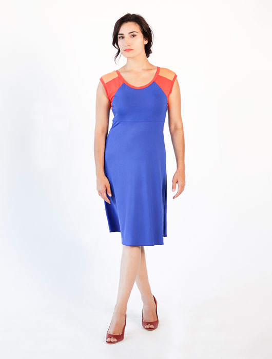 Robe bleue à empiècements